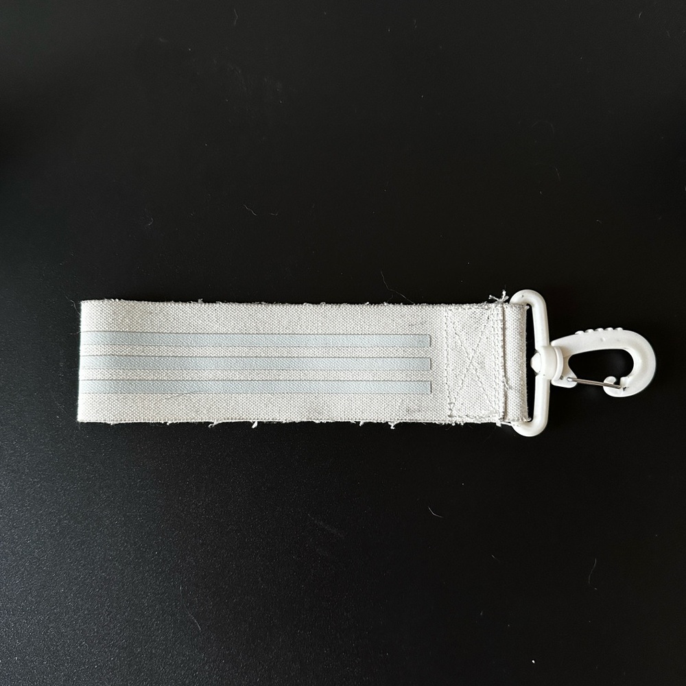 Beyonce Ivy Park key chain / shoe tag - Picture 2 of 3